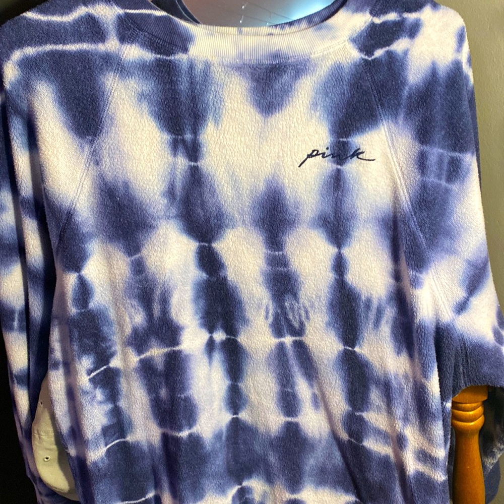 PINK long sleeve crew neck